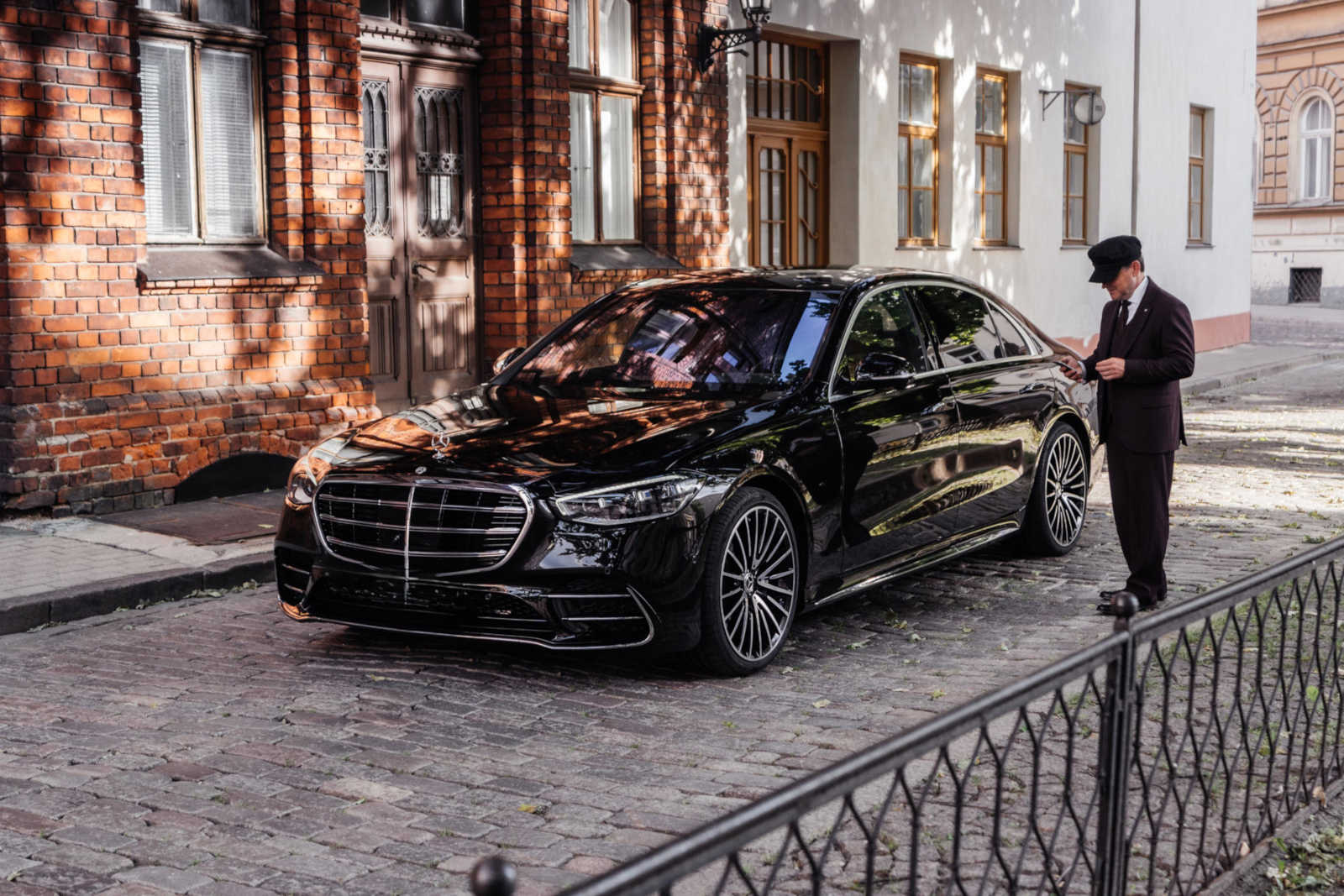 Executive chauffeur service for business travellers